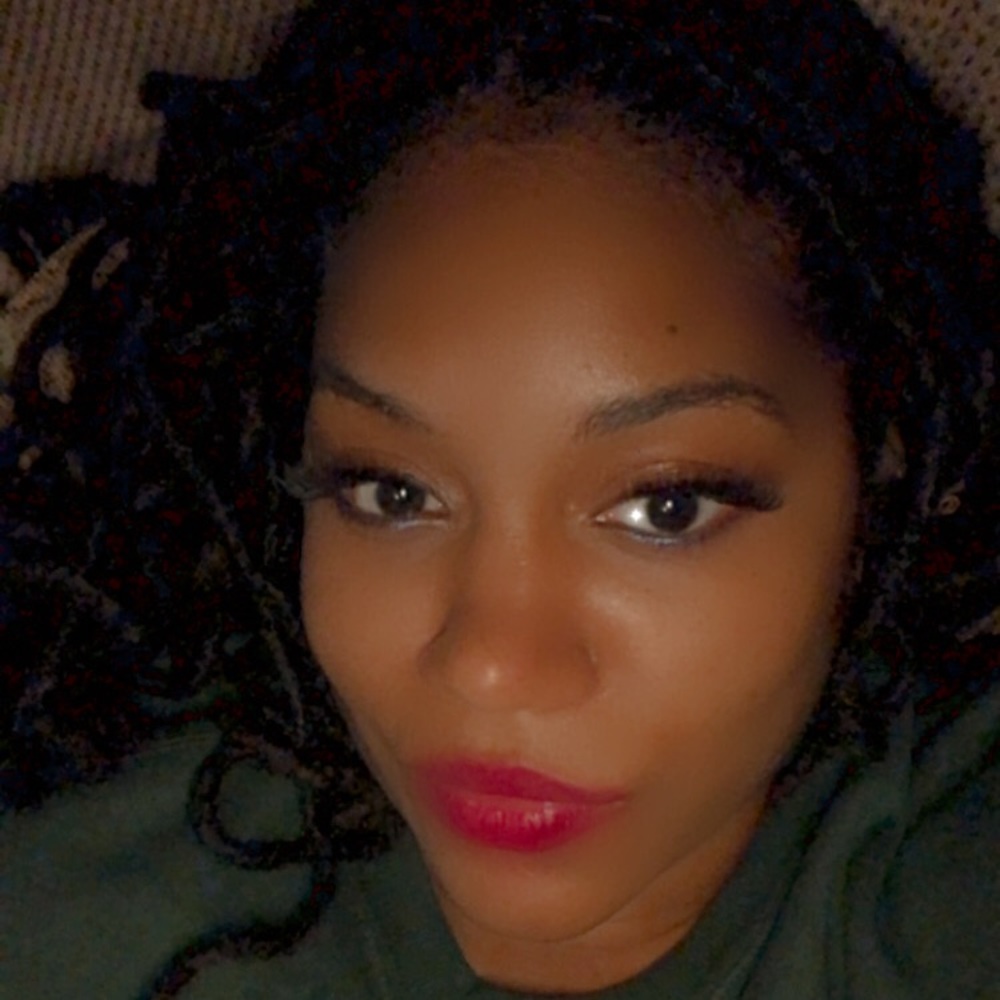 Meet your Posher, Deandra